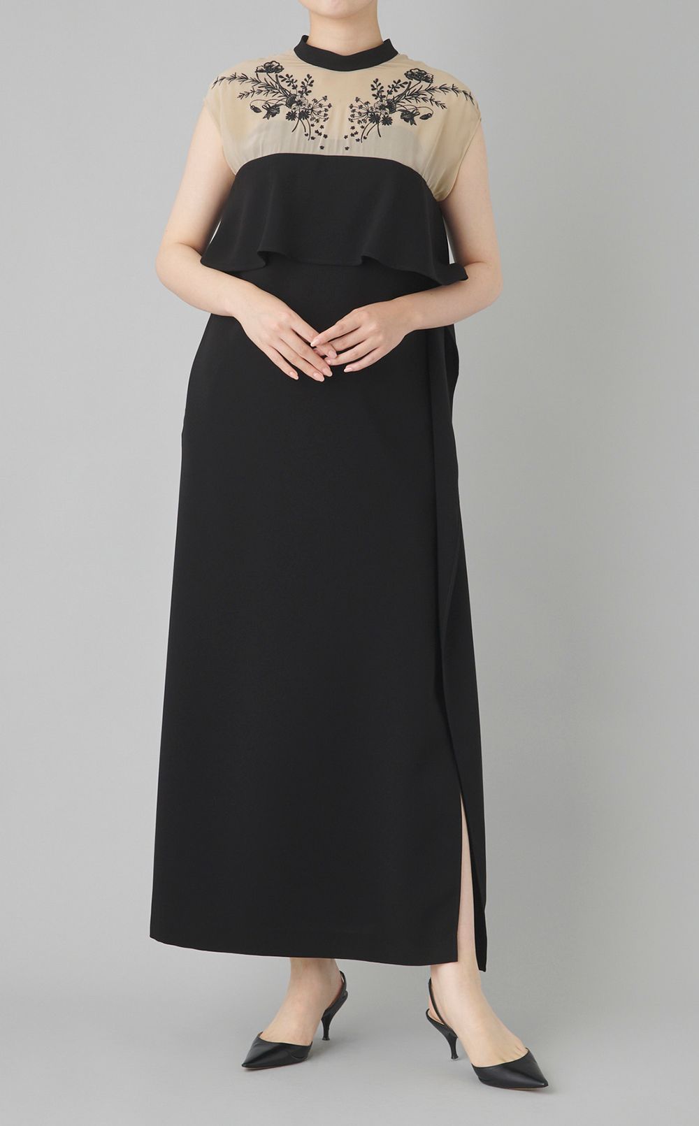 エンブロイダリードッキングドレス
