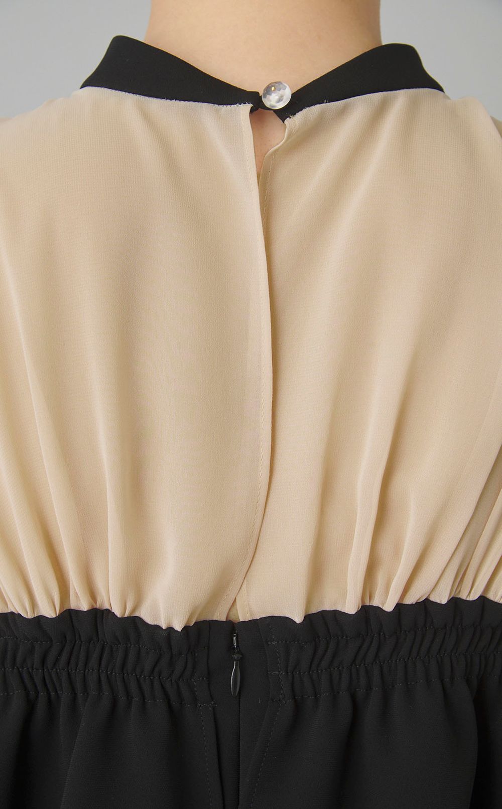 エンブロイダリードッキングドレス