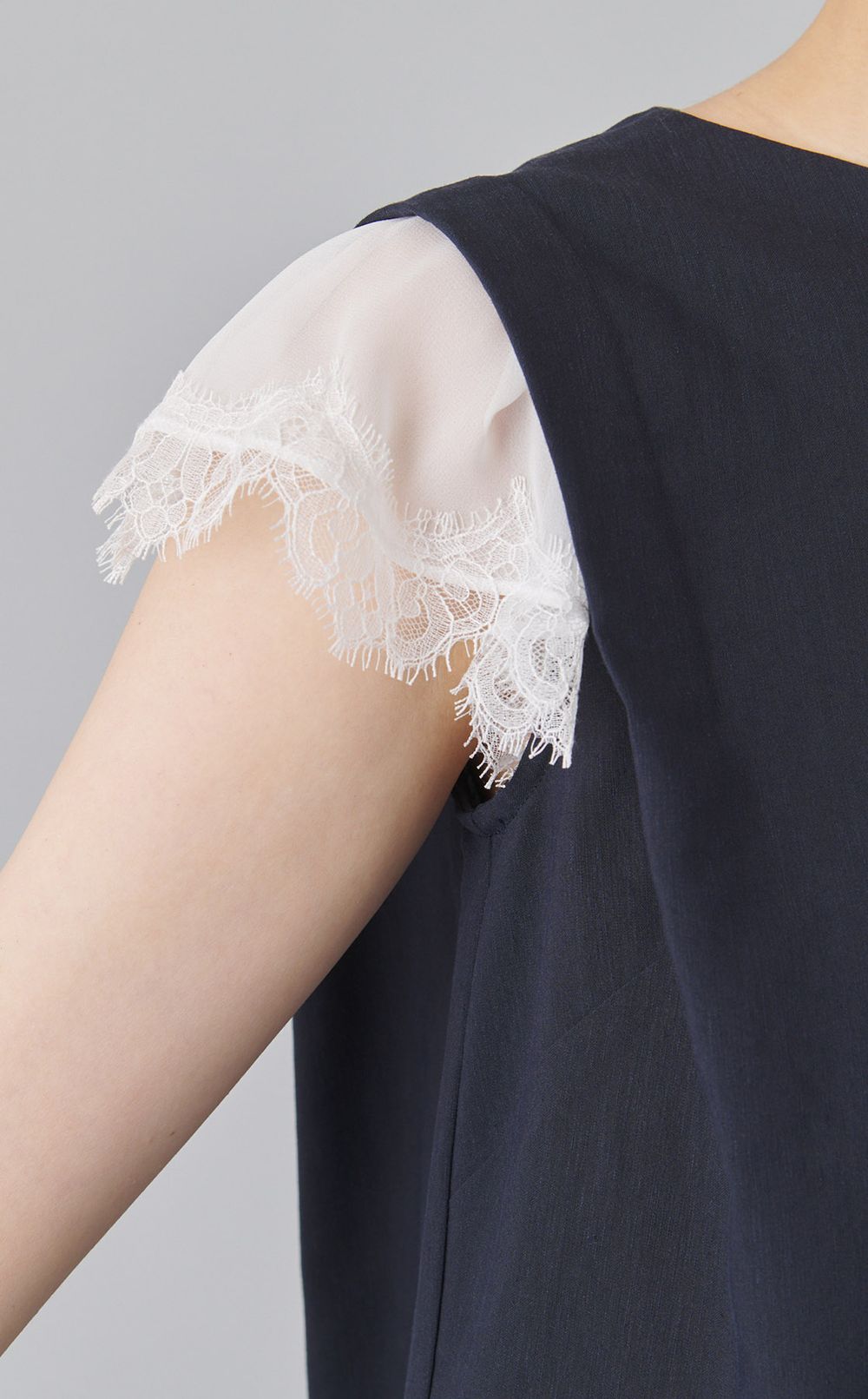 アシンメトリースリーブワンピース