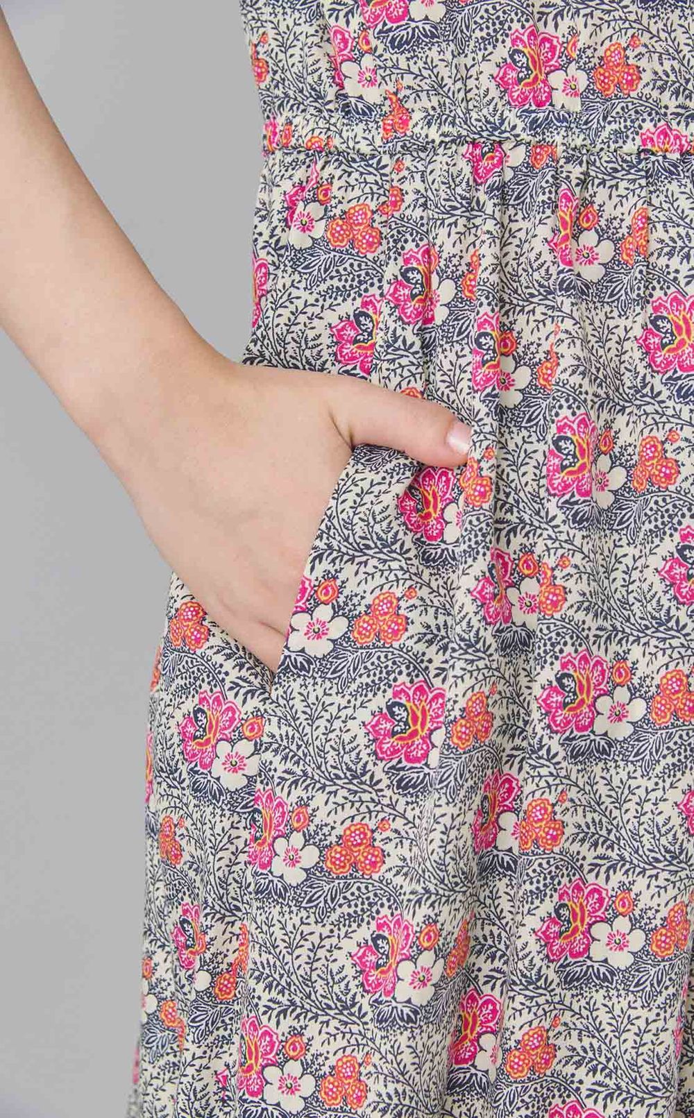 フラワープリントフリルワンピース