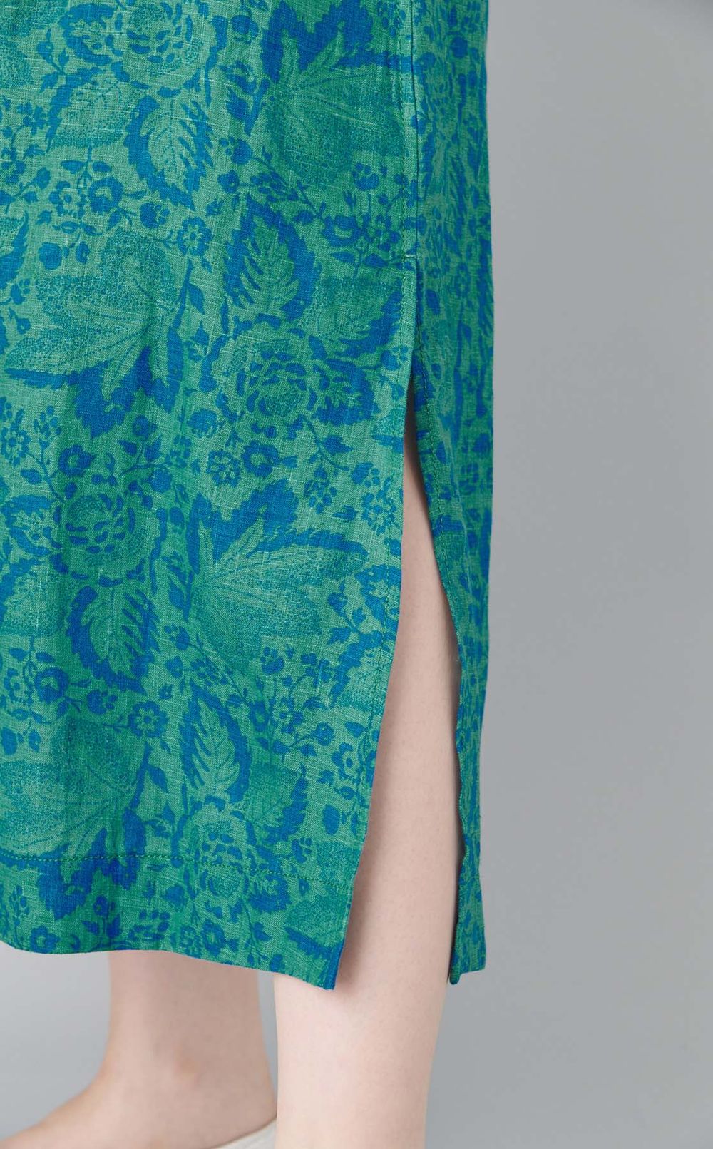 フラワープリントオーバータックドレス