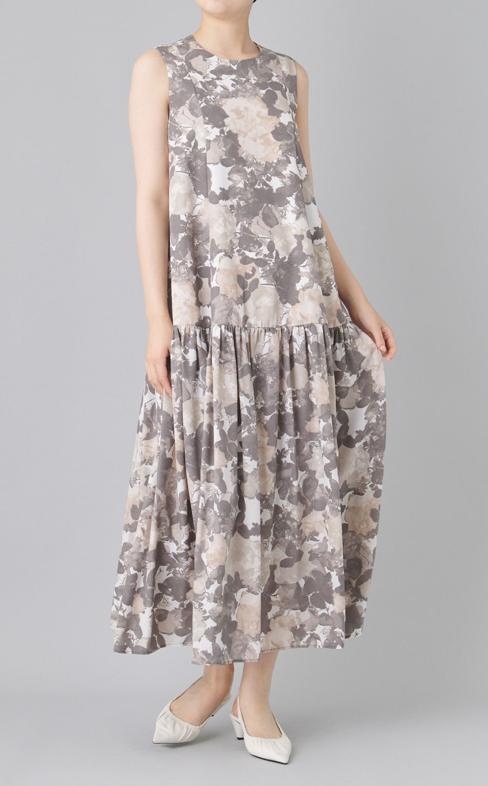 バックデザインフラワーマキシワンピース