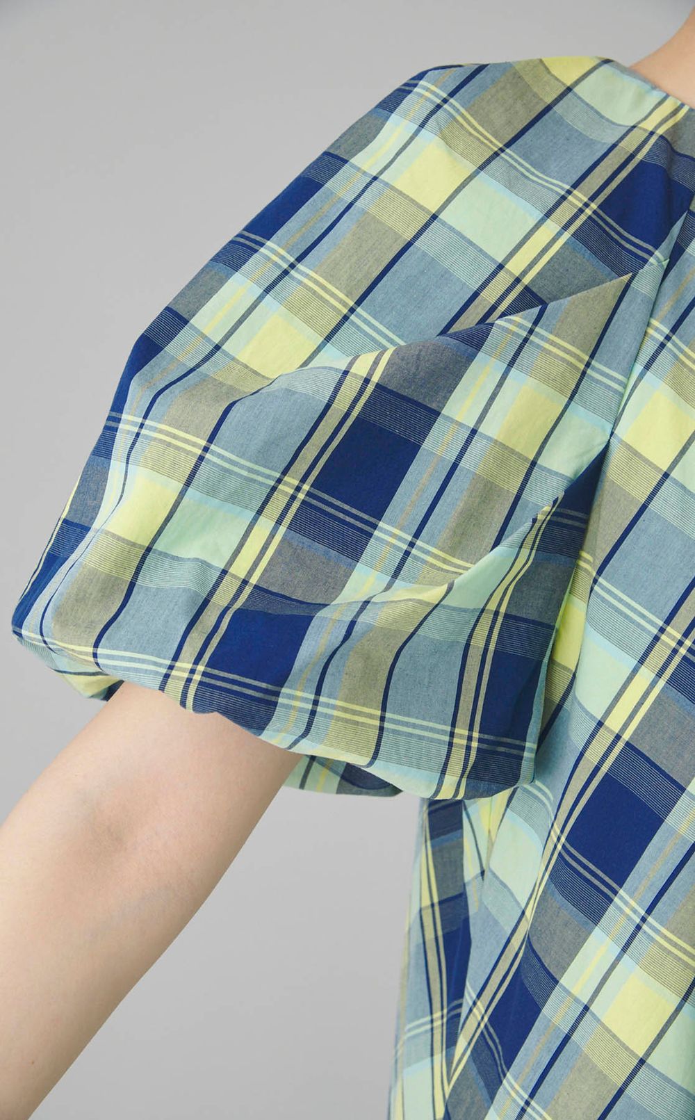 ボリュームスリーブサマードレス