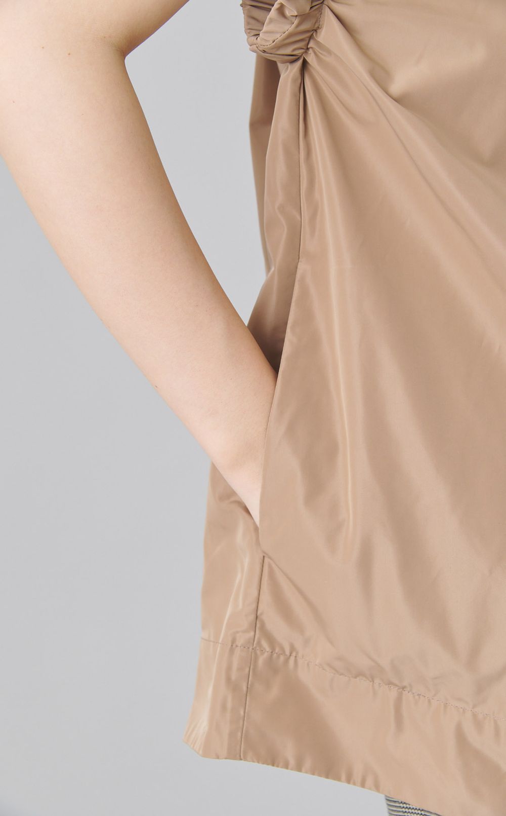 【reADdress】タフタギャザーノースリーブジャケット