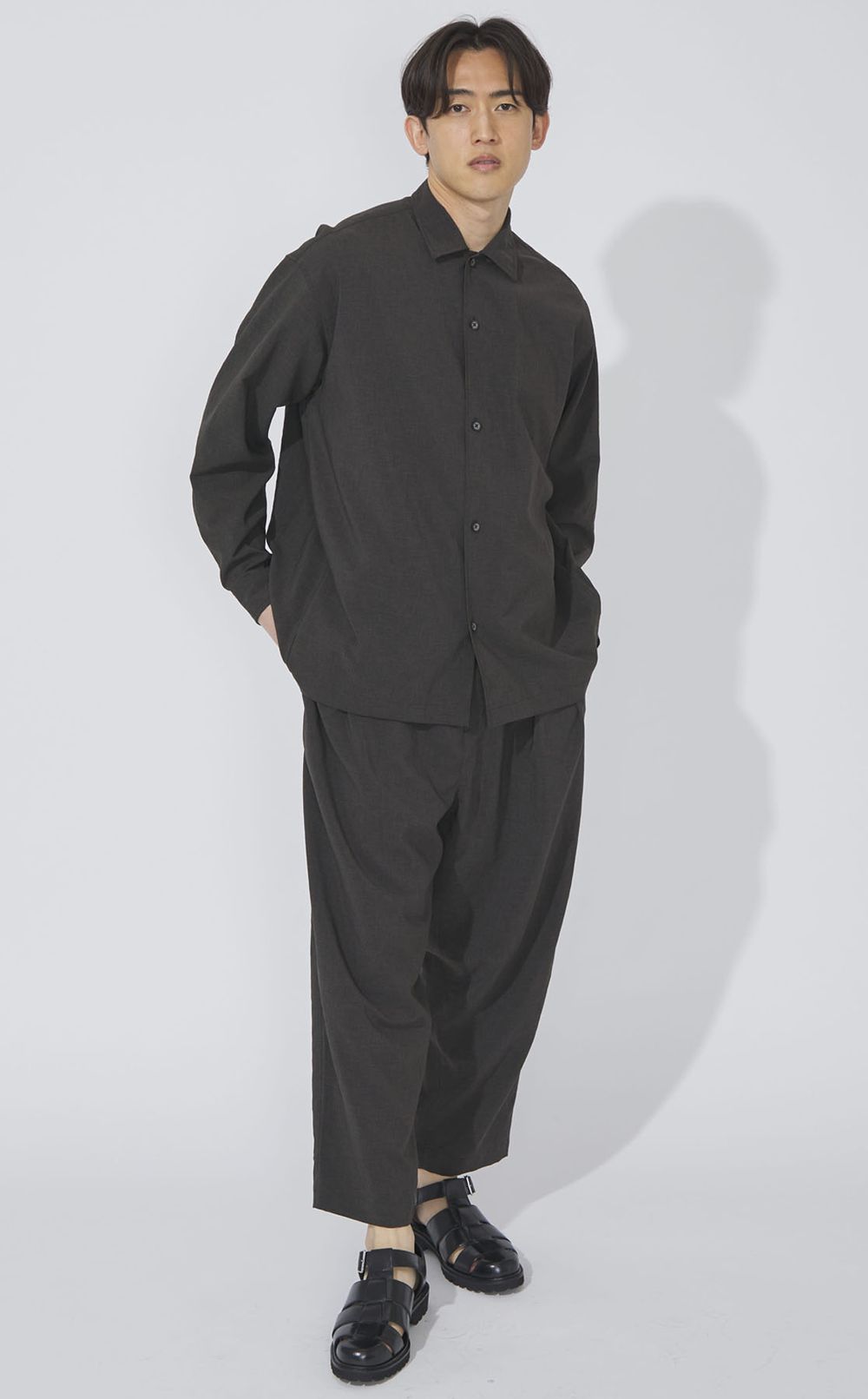 ワイドテーパードアンクルパンツ