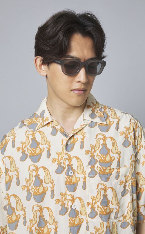 BE001サングラス