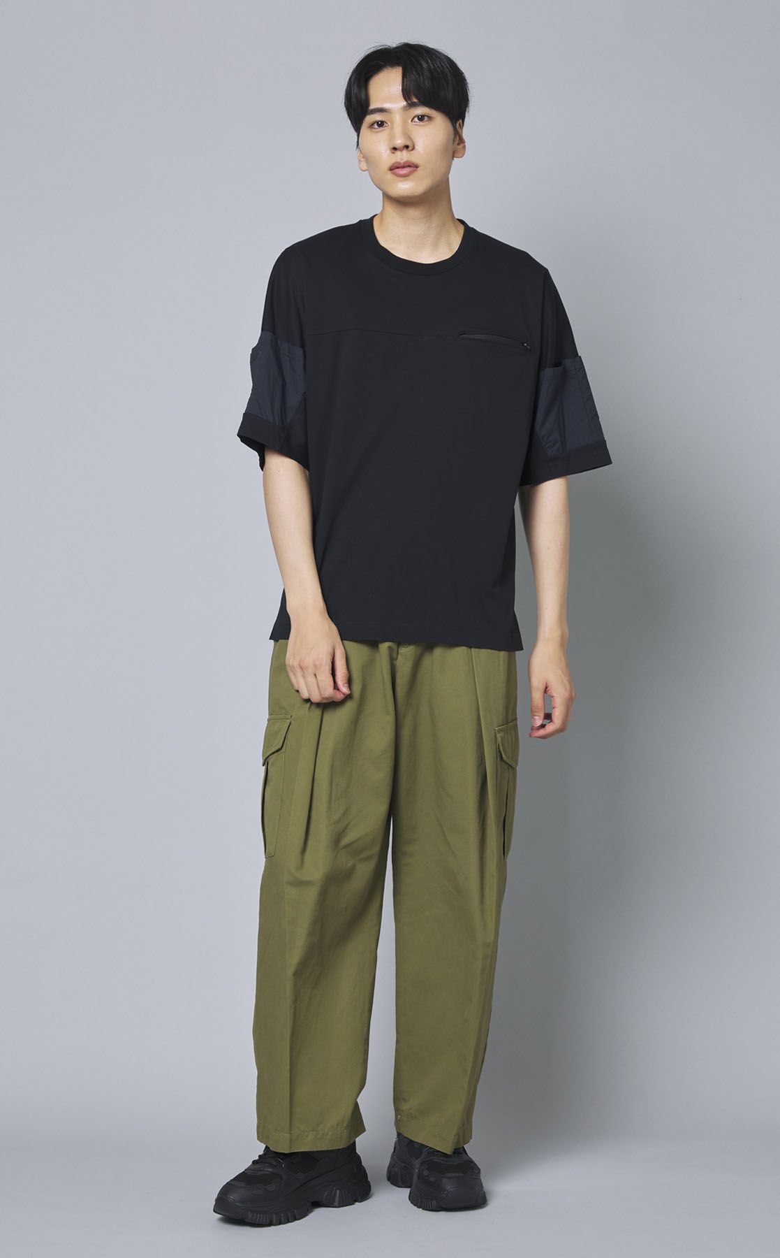 KICS DOCUMENT.｜コットンリネンツータックカーゴパンツ