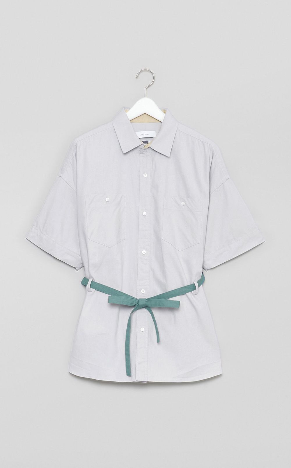 ニコライバーグマンベルテッドシャツ