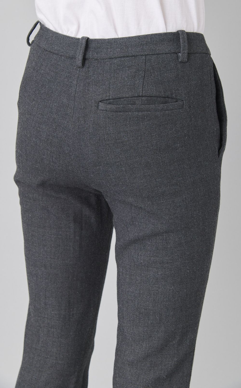 【reADdress】テーパードクロップドパンツ