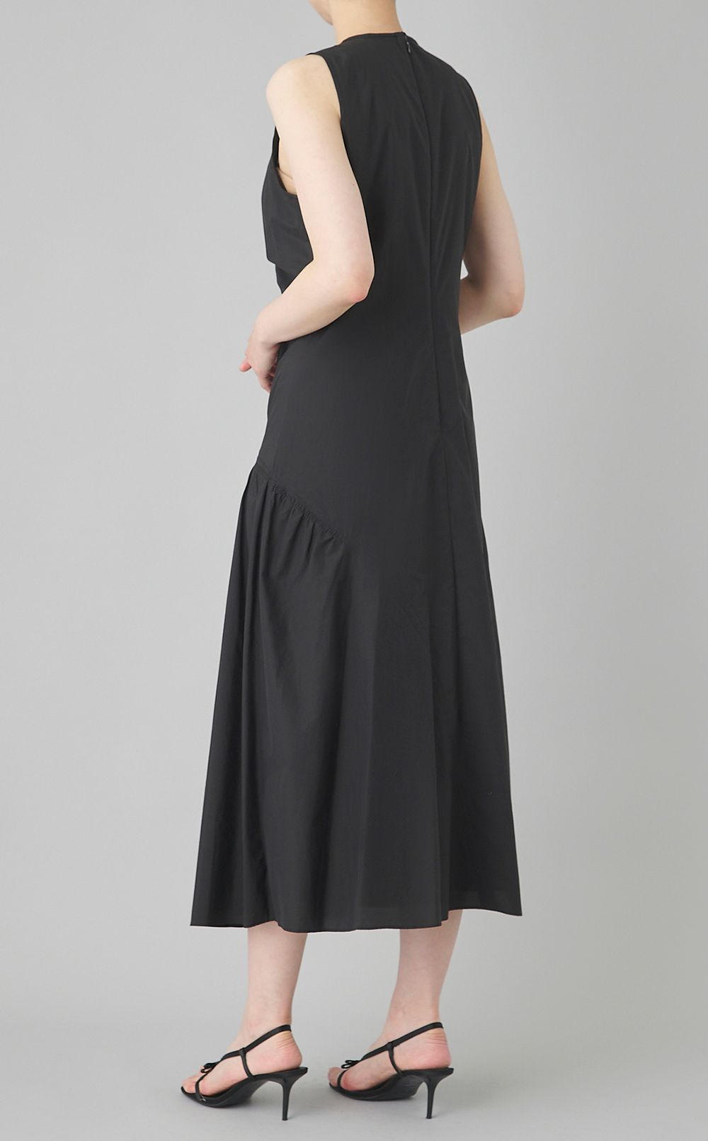 アシメトリーギャザーワンピース