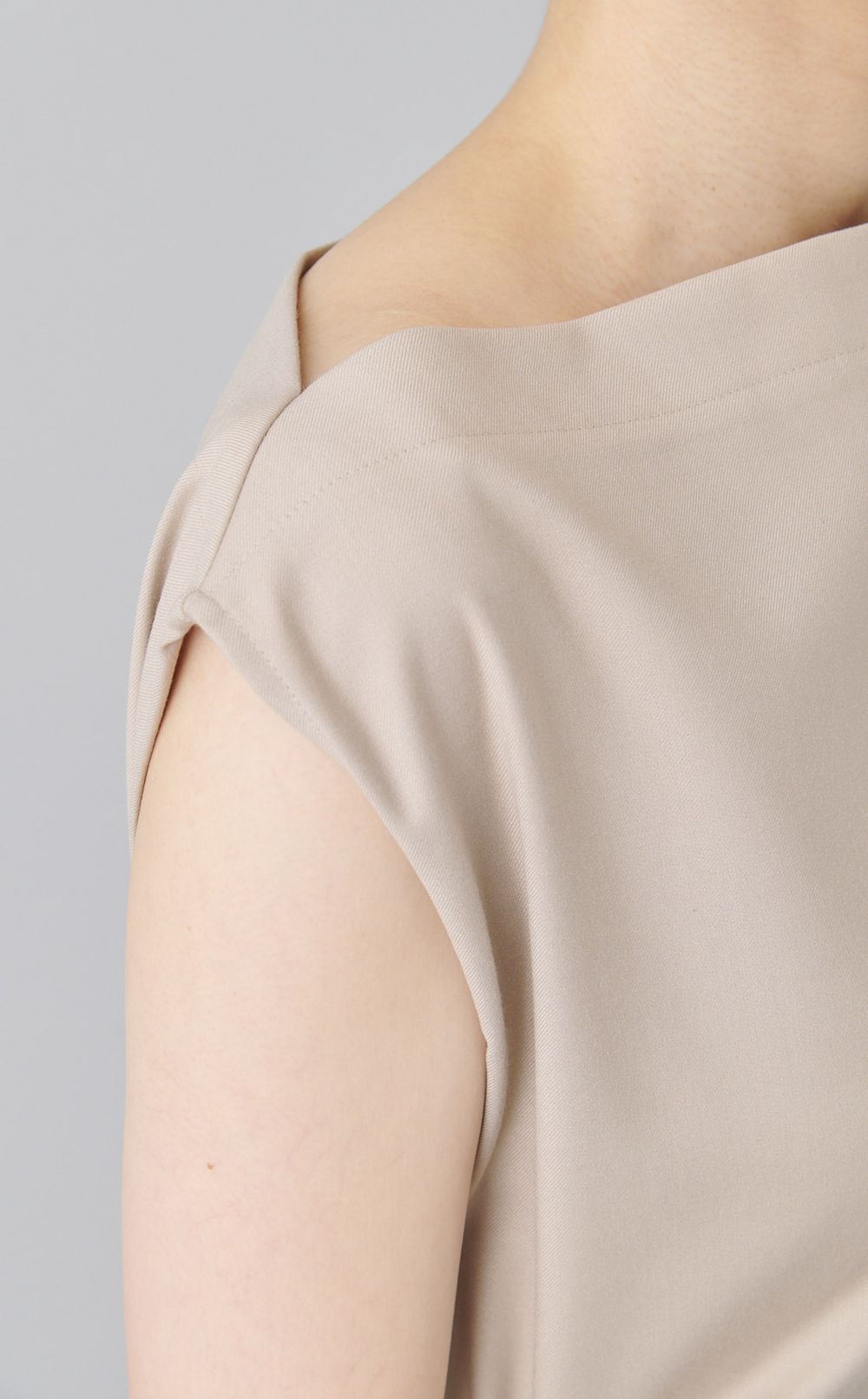 ドレープギャザーワンピース