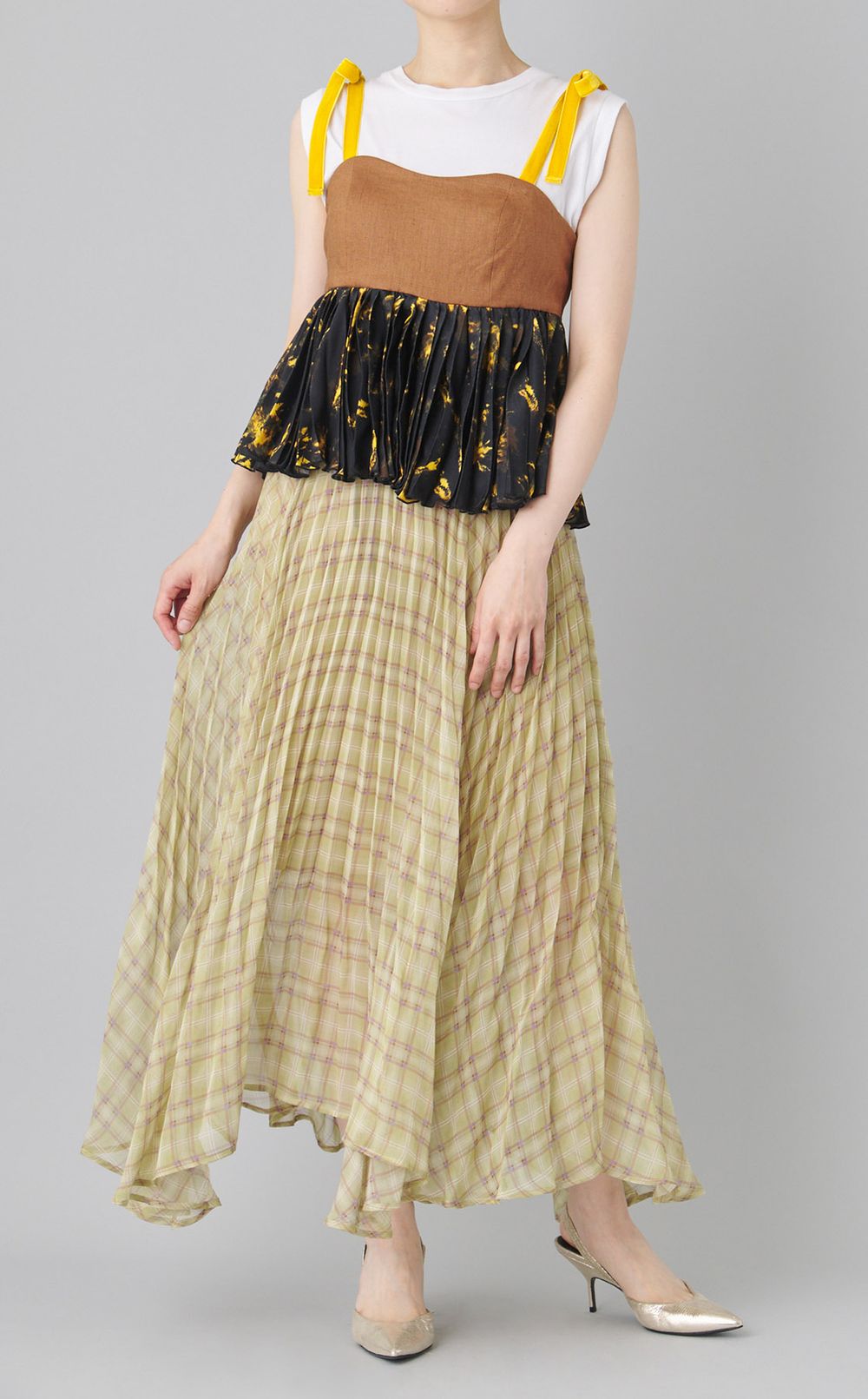 サーキュラープリーツスカート