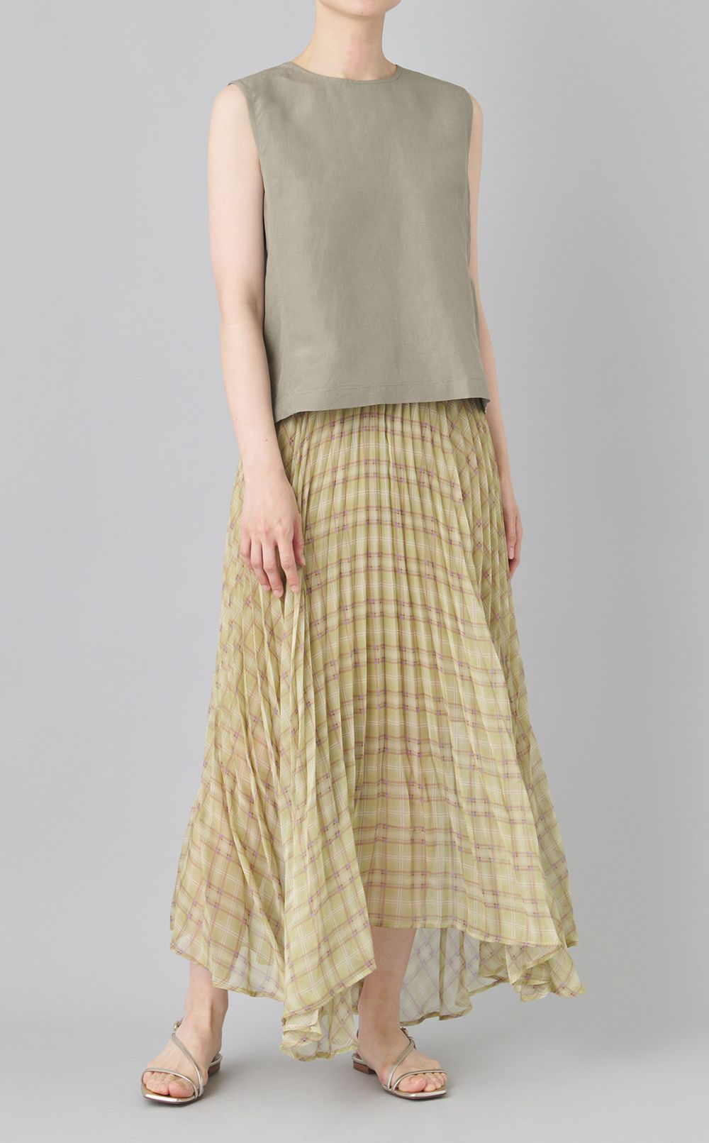 サーキュラープリーツスカート