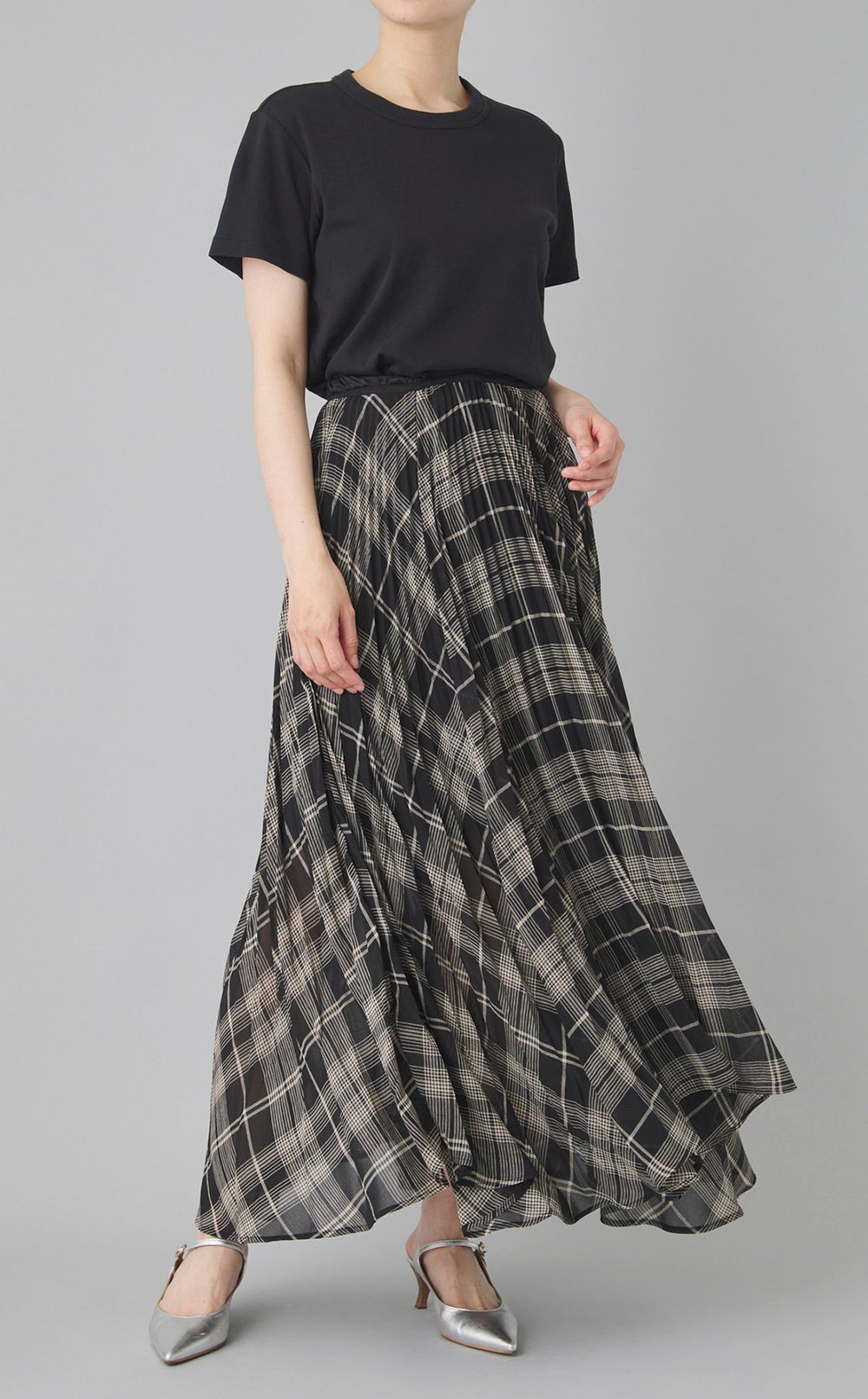 サーキュラープリーツスカート