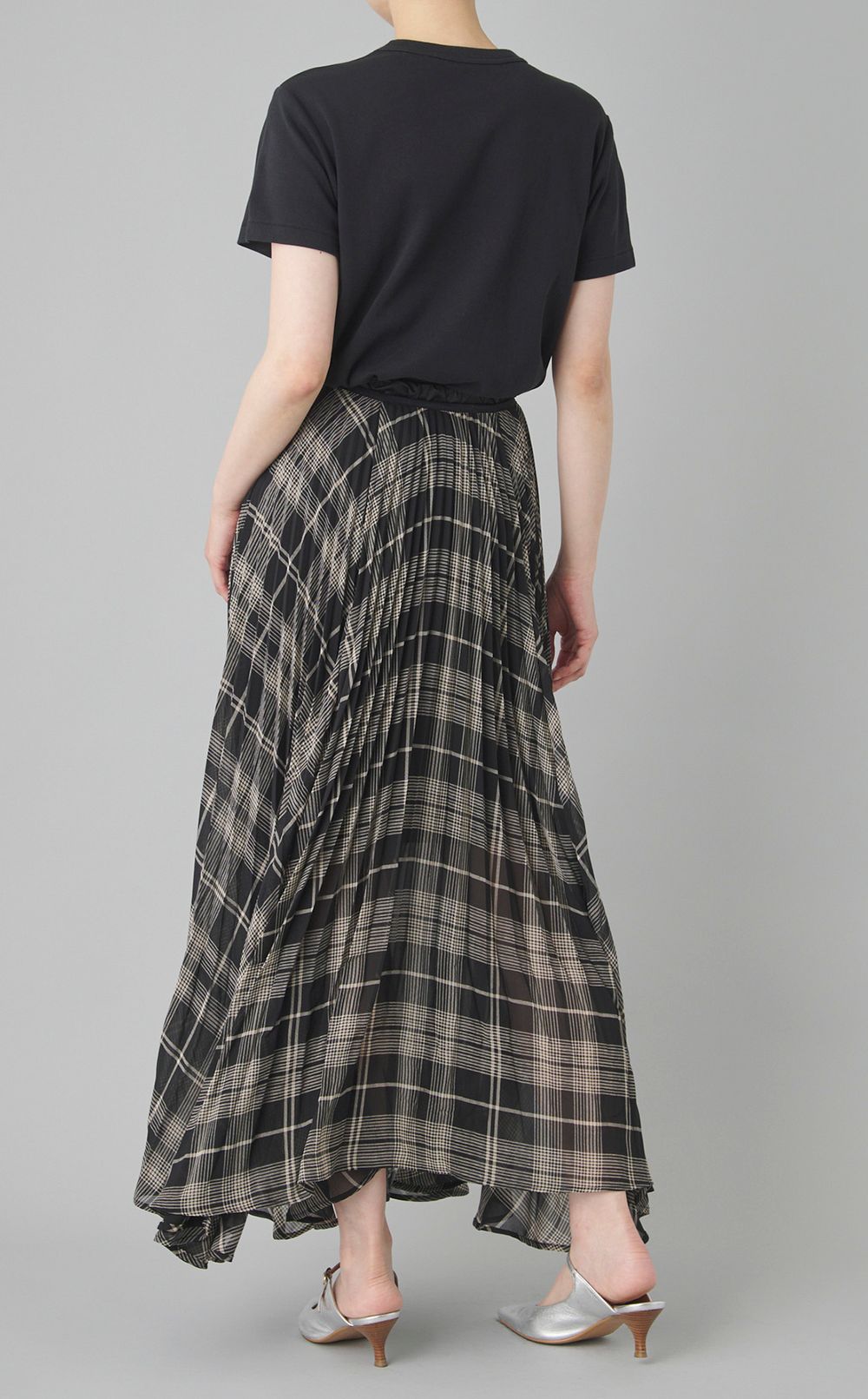 サーキュラープリーツスカート