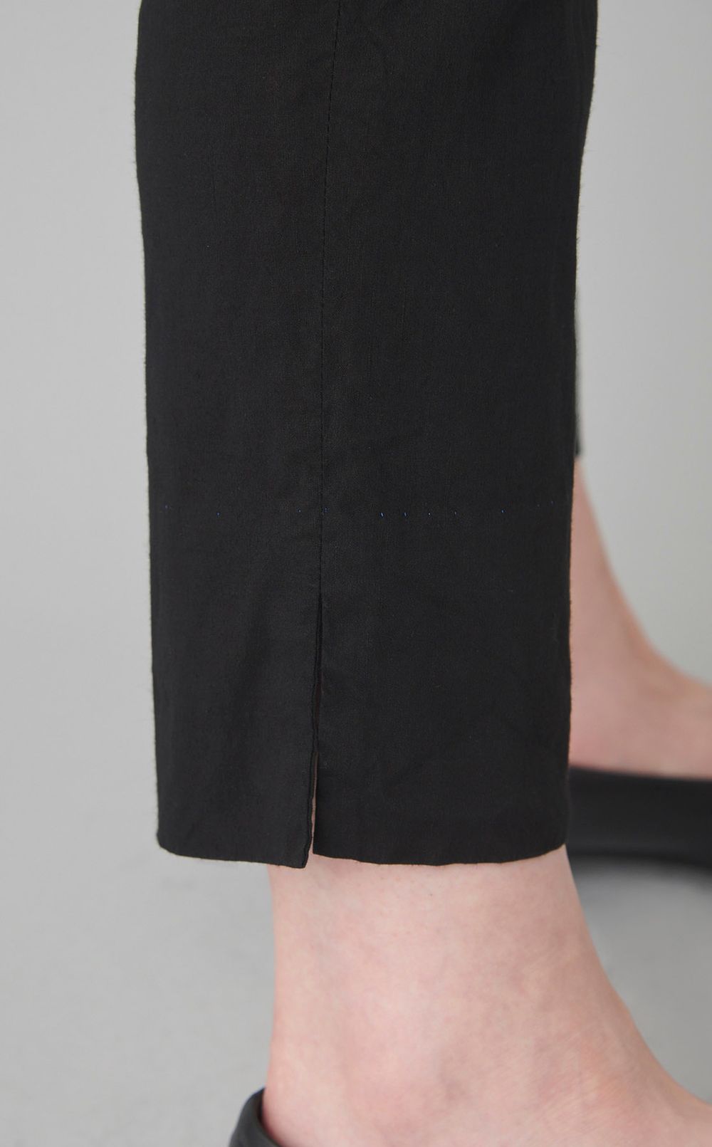 【reADdress】ストレッチテーパードスリムパンツ