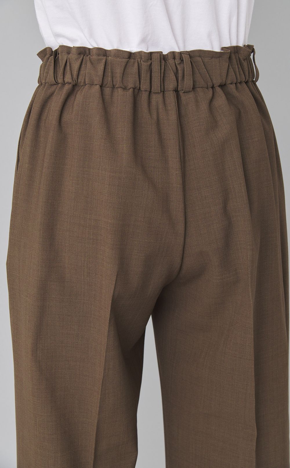 ストレッチウールストレートパンツ