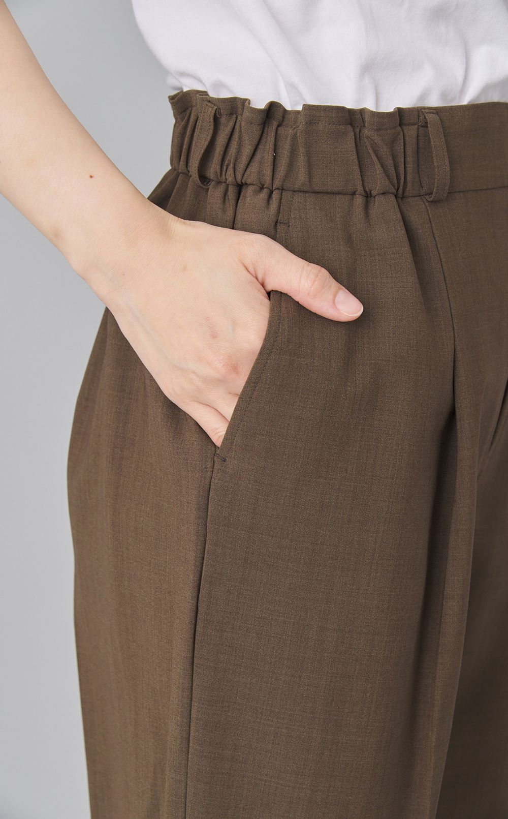 ストレッチウールストレートパンツ