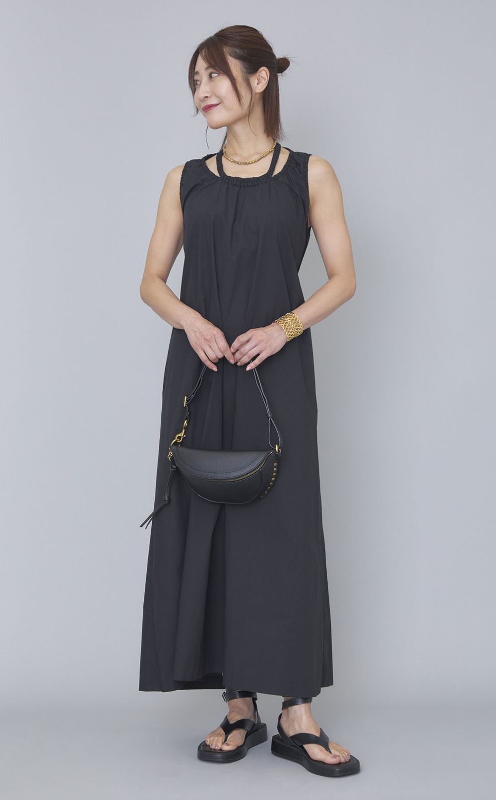 バックデザインギャザードレス