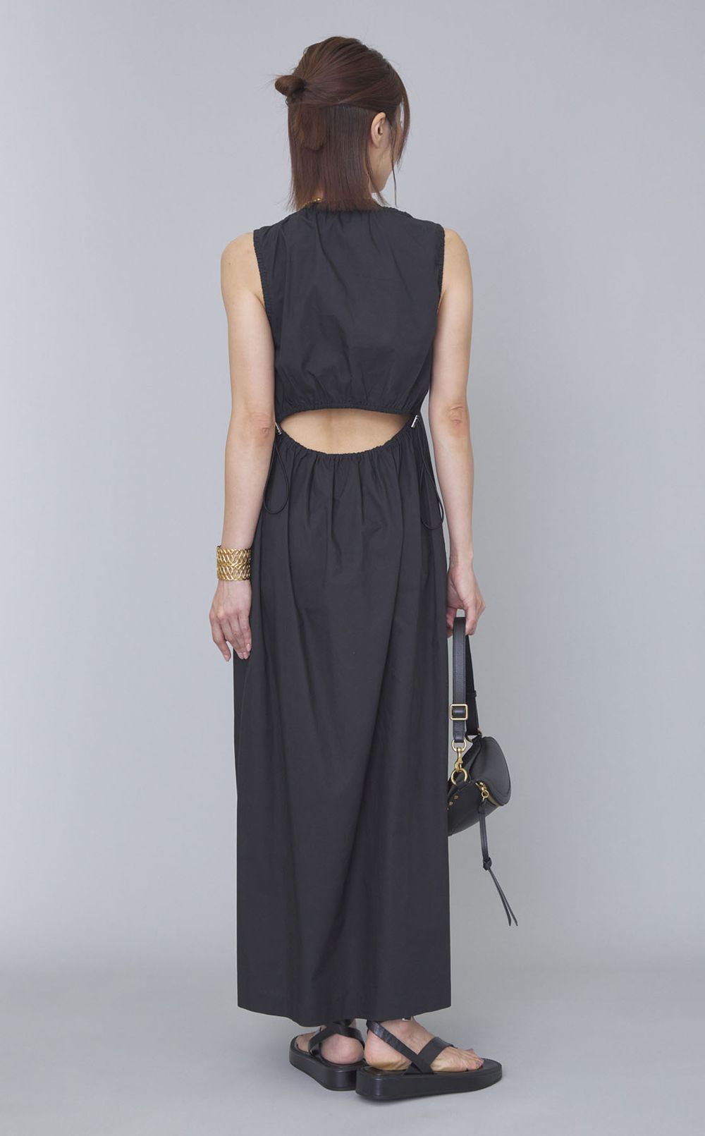 バックデザインギャザードレス