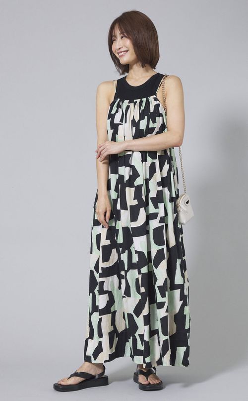 トライバル柄ギャザーワンピース