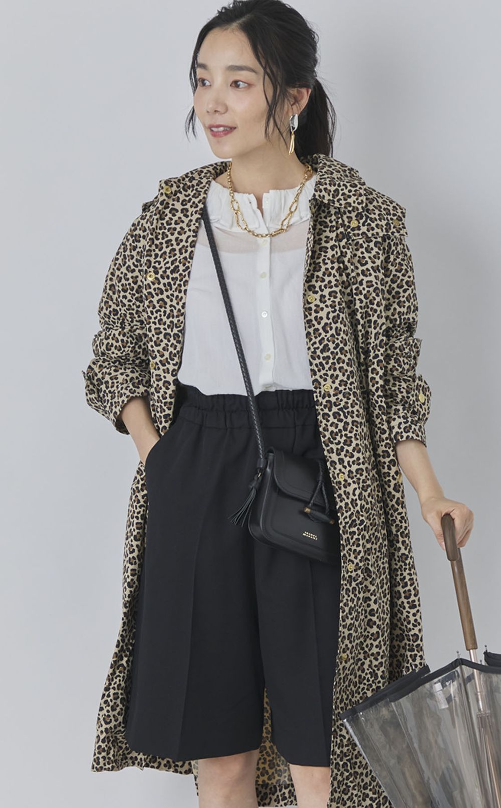 フリルカラーコットンブラウス