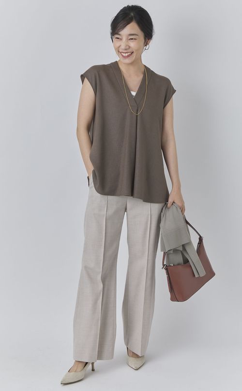 Vネックペプラムブラウス