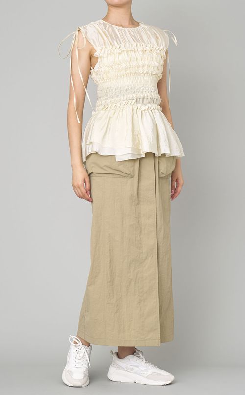 シャーリングフリルトップス