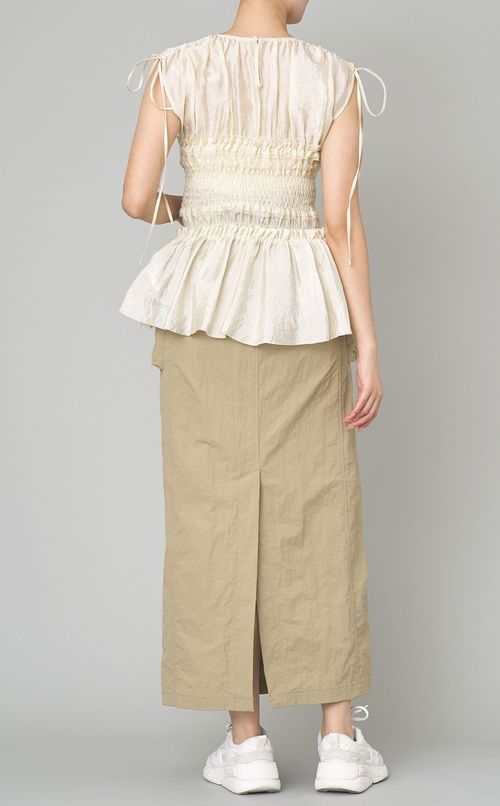 シャーリングフリルトップス