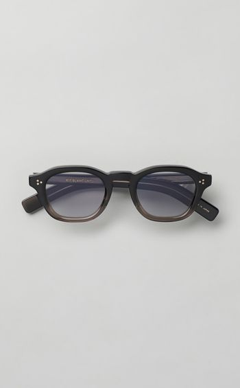 BE008サングラス