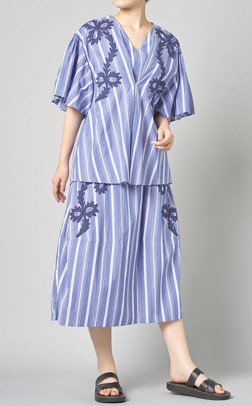 ストライプエンブロイダリーブラウス