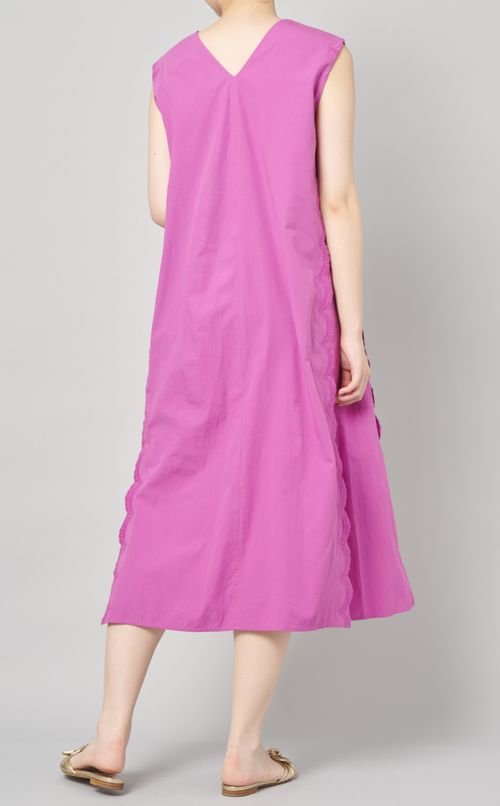 エンブロイダリーノースリーブワンピース