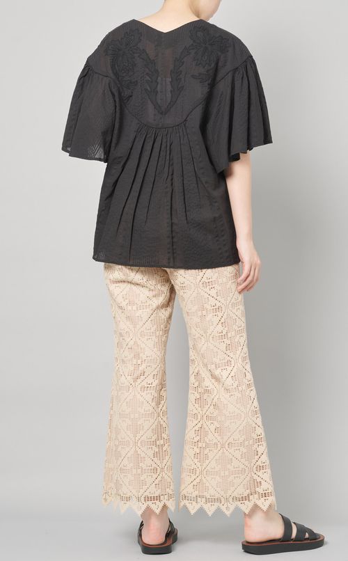 ストライプエンブロイダリーブラウス