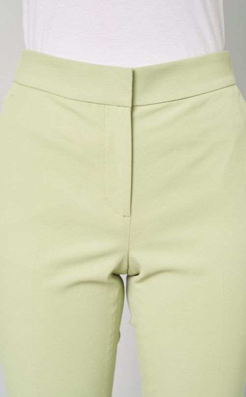 ストレッチテーパードパンツ