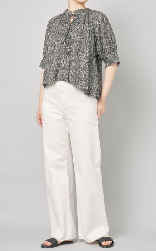 ギャザーレースアップブラウス