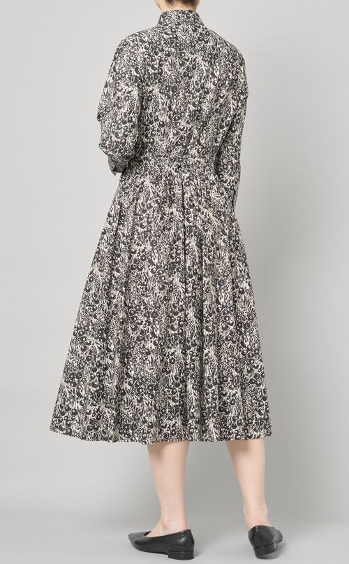 モノクロフラワープリントシャツワンピース