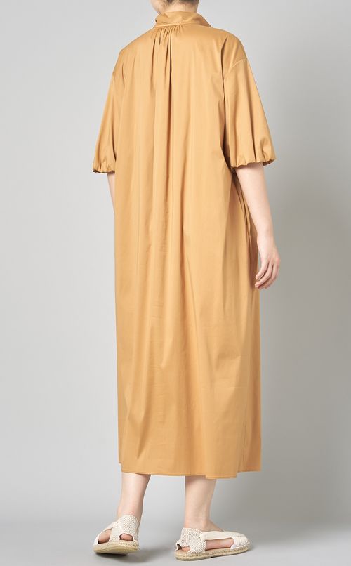 パフスリーブフレアワンピース