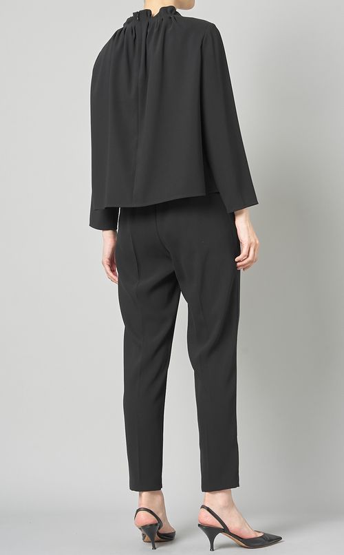 パールボタンギャザーブラウス