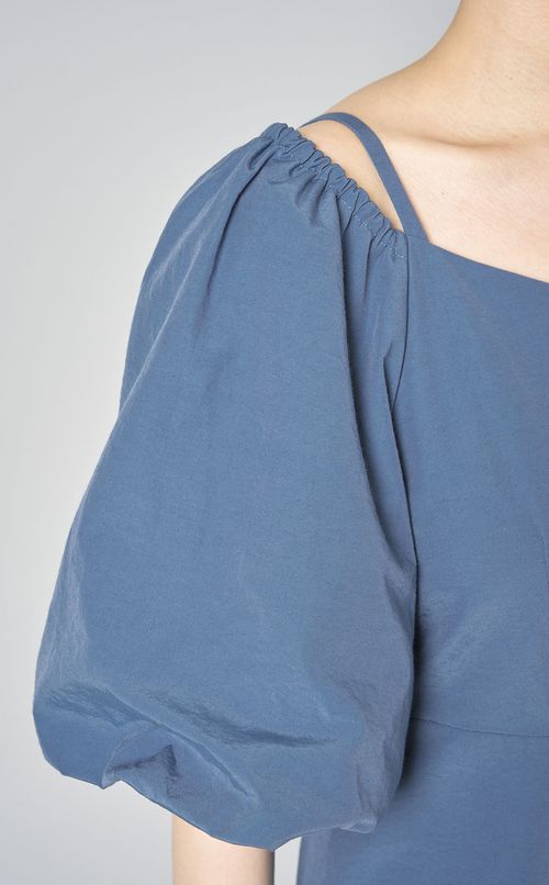 オフショルダーパフスリーブワンピース