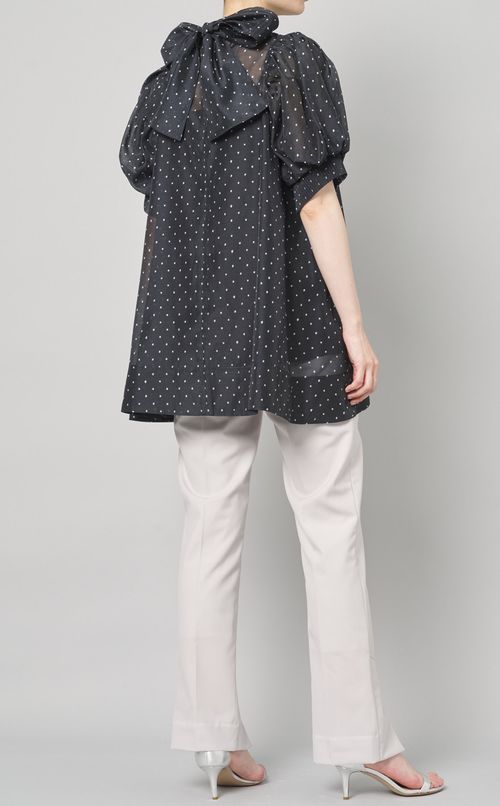 バックリボンシアーブラウス