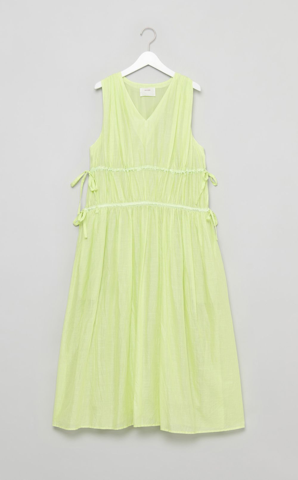 Vネックギャザーワンピース