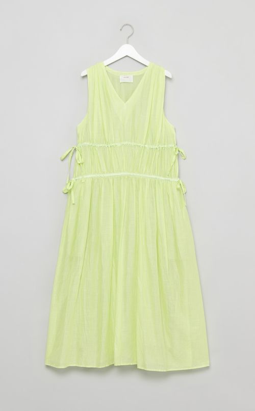 Vネックギャザーワンピース