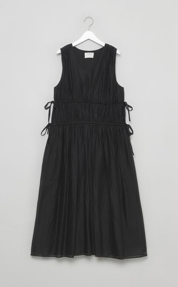 Vネックギャザーワンピース