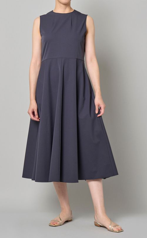 クルーネックフレアワンピース