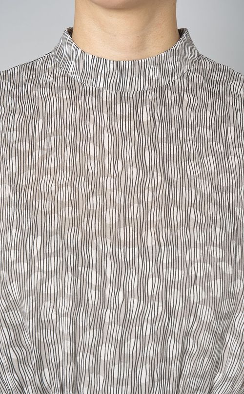 リーフプリントタックワンピース