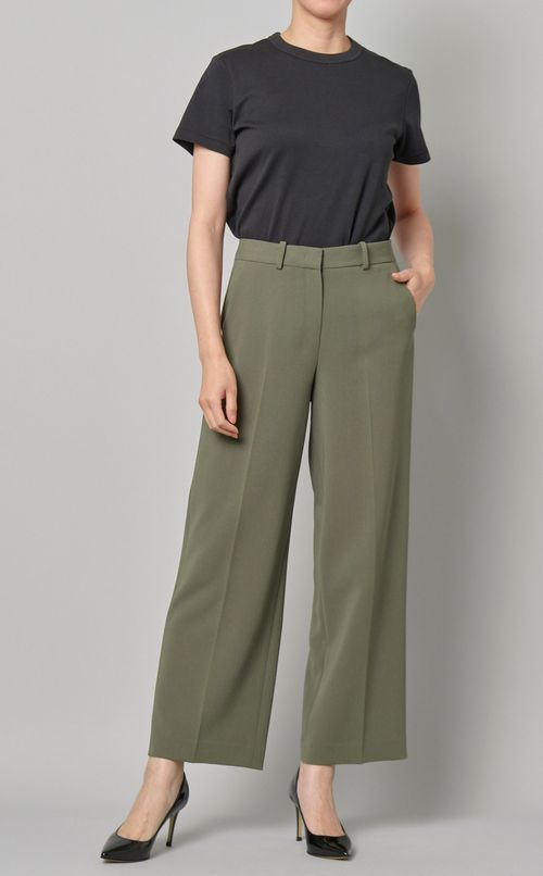 リラックスストレートパンツ