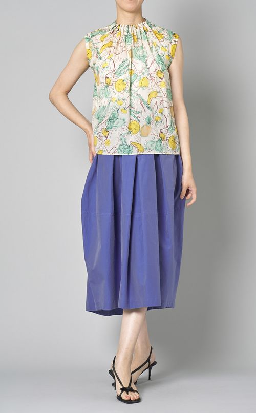 フラワーギャザーネックブラウス