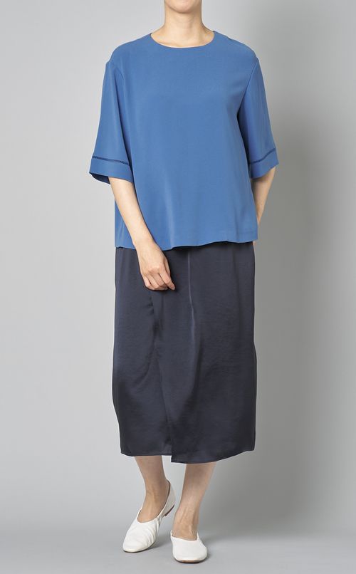 クルーネックTシャツブラウス