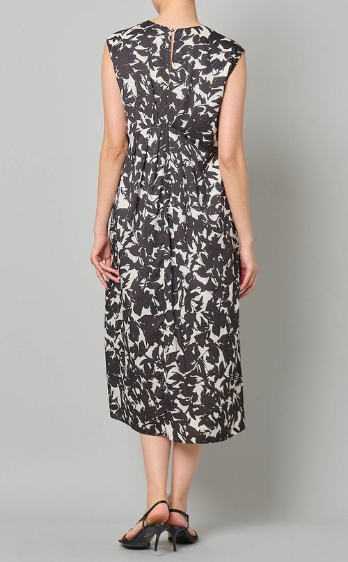 フラワープリントタックワンピース