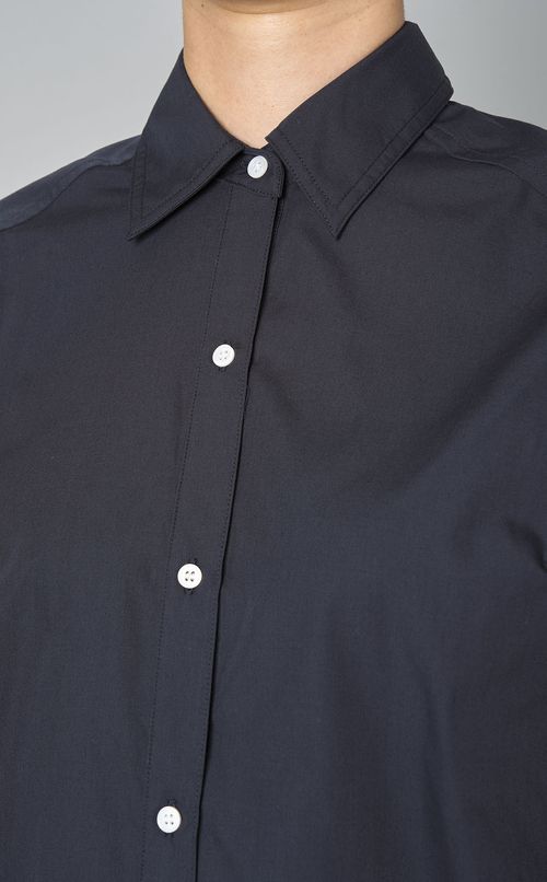 バックボリュームオーバーシャツ